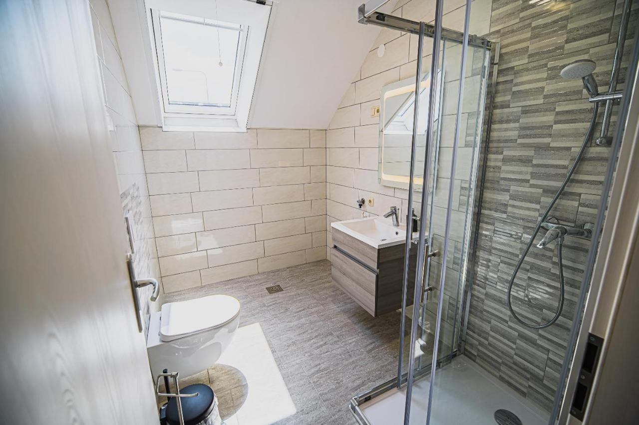 Mojcin Pisker Apartment House كراني المظهر الخارجي الصورة
