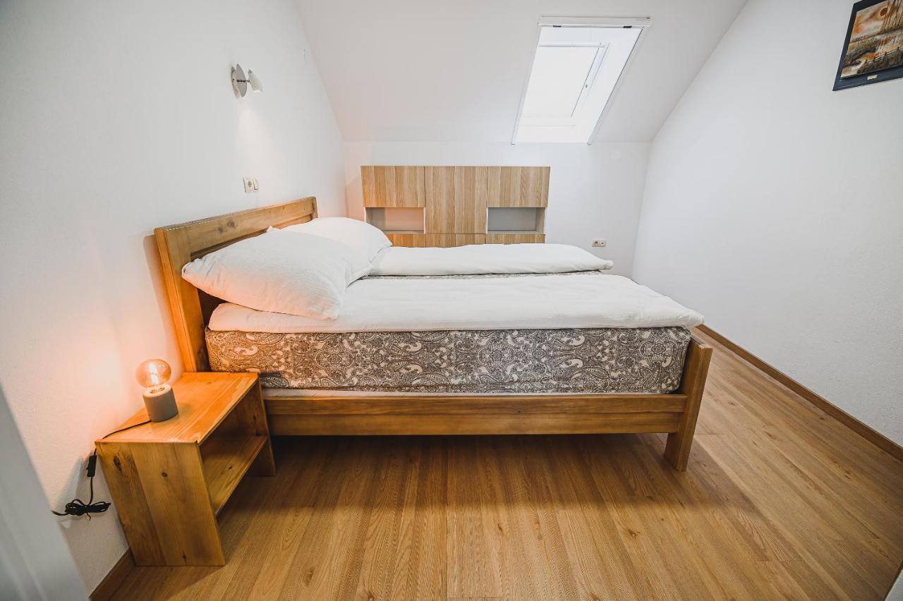 Mojcin Pisker Apartment House كراني المظهر الخارجي الصورة