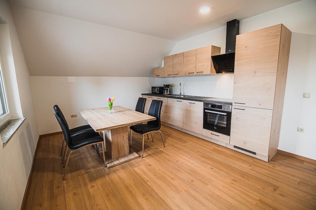 Mojcin Pisker Apartment House كراني المظهر الخارجي الصورة