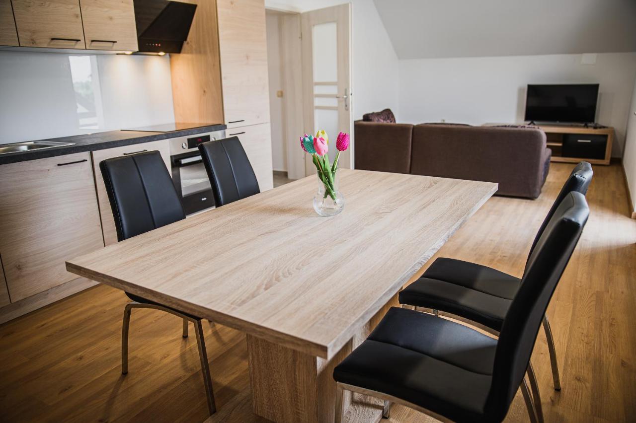 Mojcin Pisker Apartment House كراني المظهر الخارجي الصورة